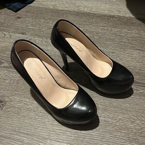 NWOT Black Heels